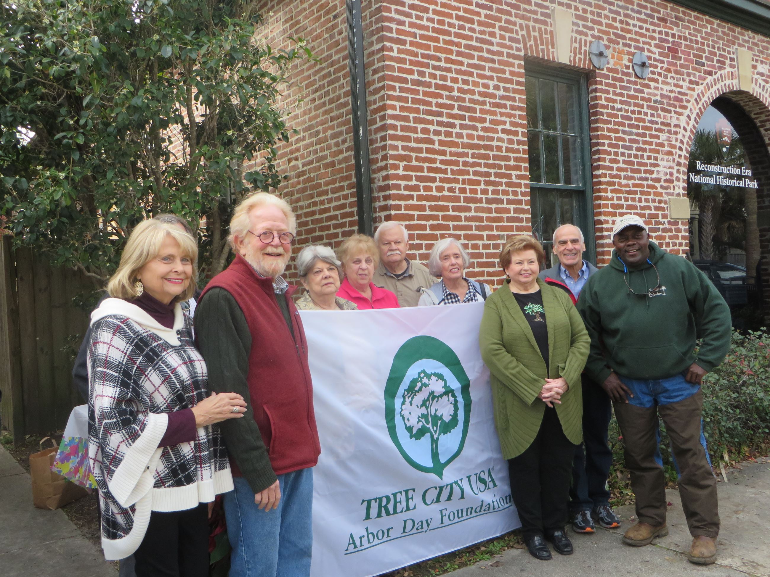 Mayor Billy Keyserling with Garden Clubs and Isaiah Daise owner of Palms on the Parkway (002)