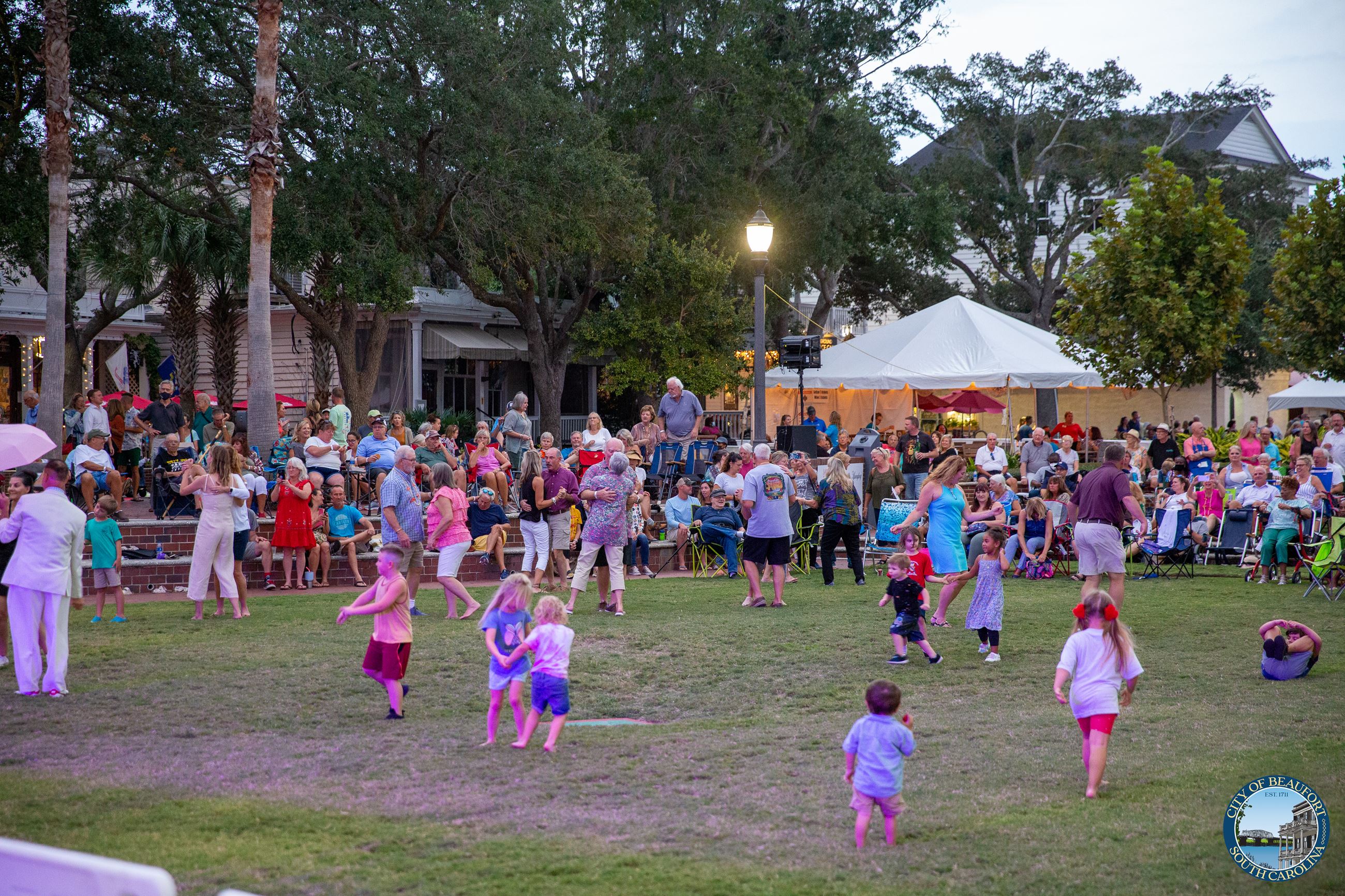 Kids dancing_watermark